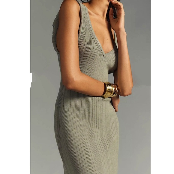 Anthropologie Dresses & Skirts - Daily Practice by Anthropologie Ribbed Sweater Midi Dress in Blush. Size Small.